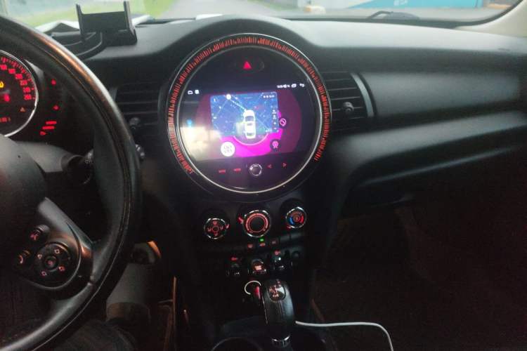 Used MINI 2016 1.2T ONE Pioneer Edition Audio And AC Panel