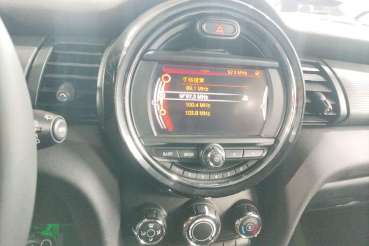 Used MINI 2016 1.5T COOPER Five-Door Edition Audio And AC Panel