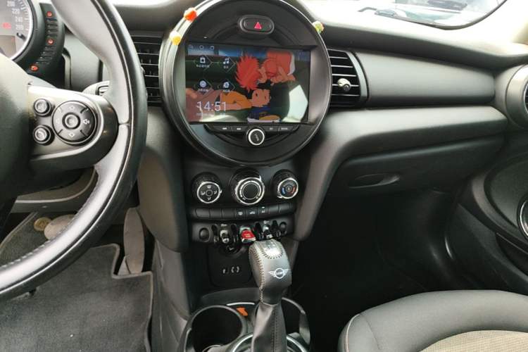 Used MINI 2016 1.2T ONE Pioneer Edition Audio And AC Panel