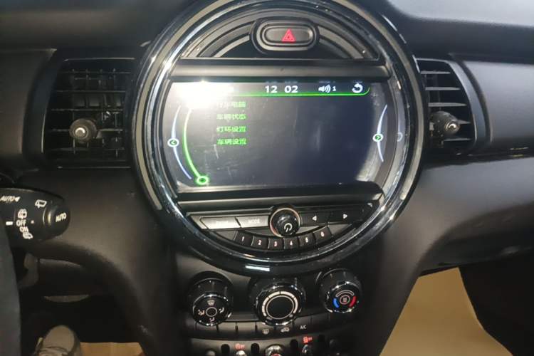 Used MINI 2016 1.2T ONE Pioneer Edition Audio And AC Panel