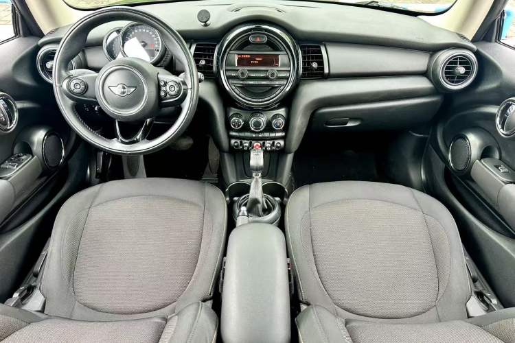 Used MINI 2016 1.2T ONE Pioneer Edition Audio And AC Panel