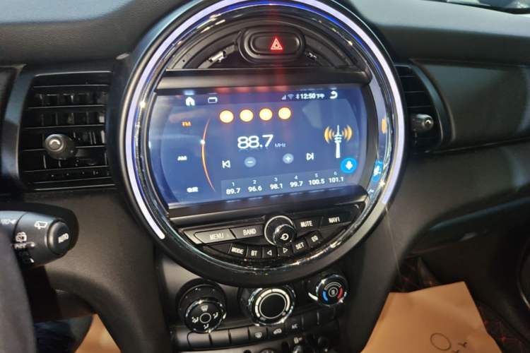 Used MINI 2016 1.2T ONE Pioneer Edition Five-Door Version Audio And AC Panel