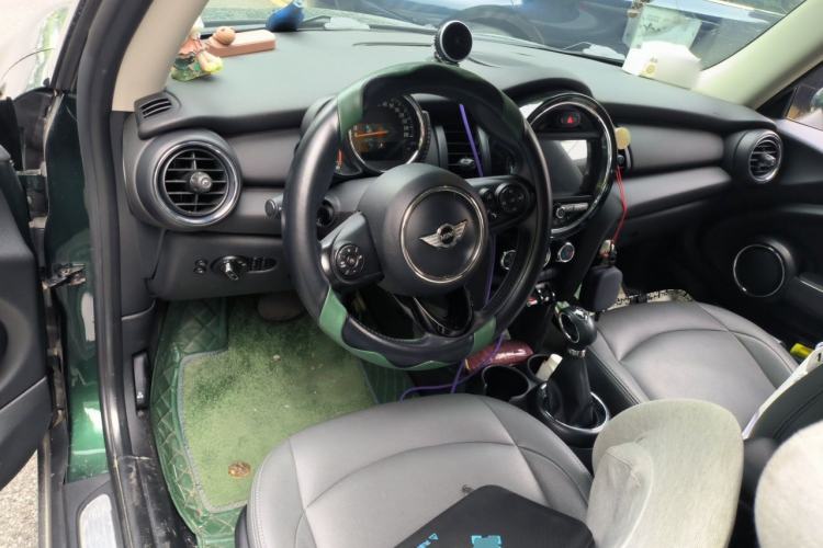 Used MINI 2016 1.2T ONE Center Console