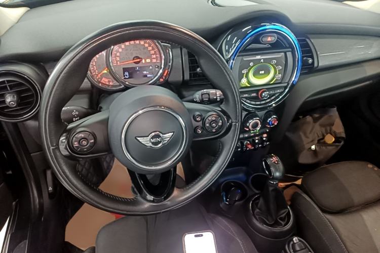 Used MINI 2016 1.5T COOPER Center Console