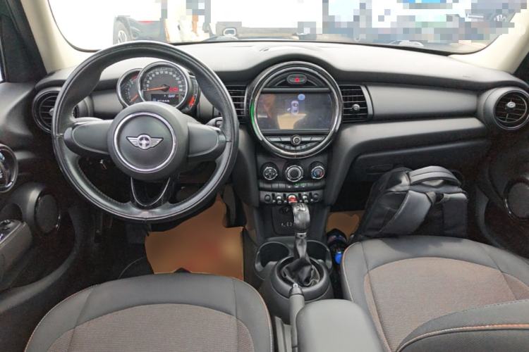 Used MINI 2016 1.2T ONE Five-Door Edition Center Console