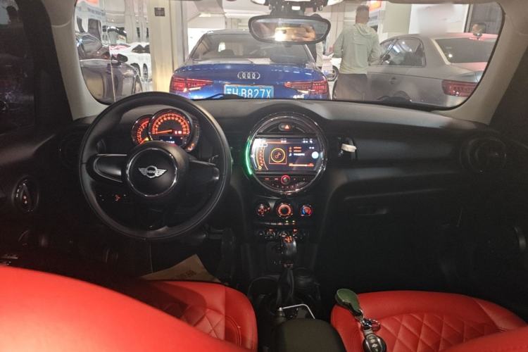 Used MINI 2016 1.2T ONE Five-Door Edition Center Console