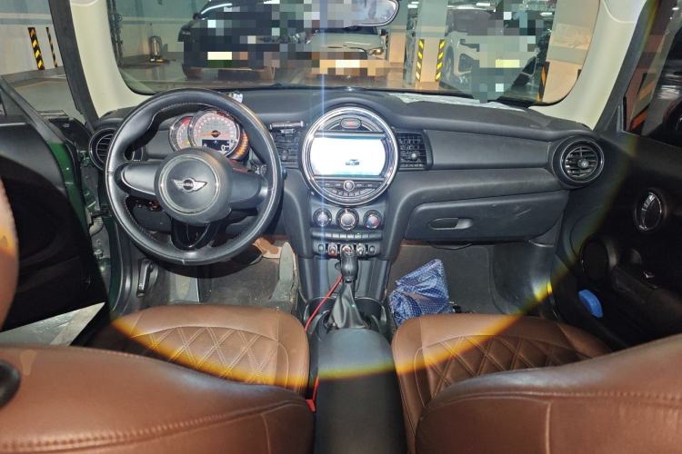Used MINI 2016 1.2T ONE Center Console