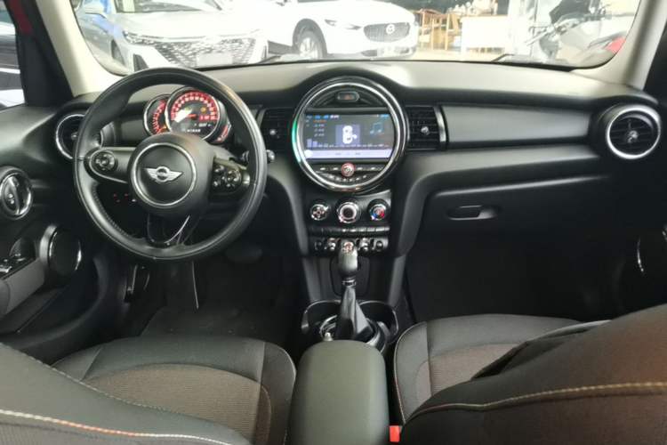 Used MINI 2016 1.2T ONE Pioneer Edition Five-Door Version Center Console