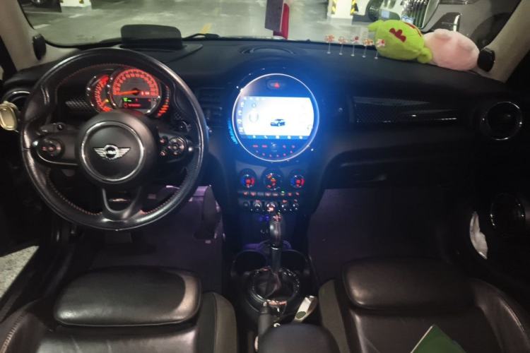 Used MINI 2016 2.0T COOPER S Five-Door Edition Center Console