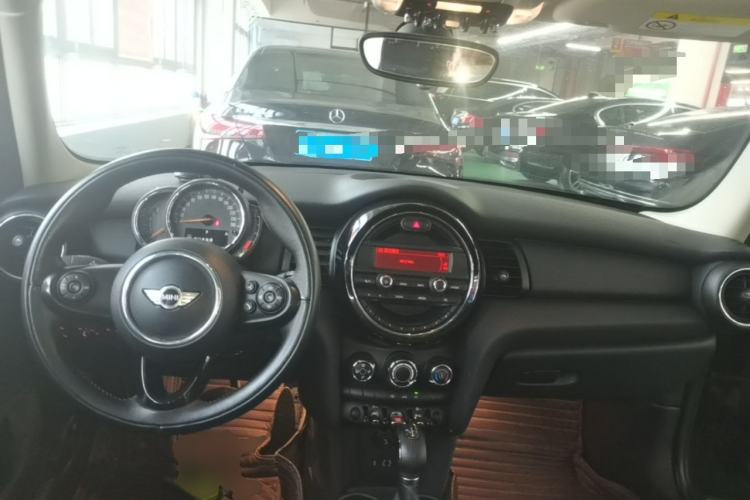 Used MINI 2016 1.2T ONE Pioneer Edition Five-Door Version Center Console