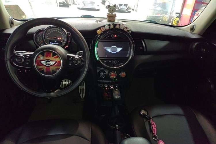 Used MINI 2016 1.2T ONE Five-Door Edition Center Console