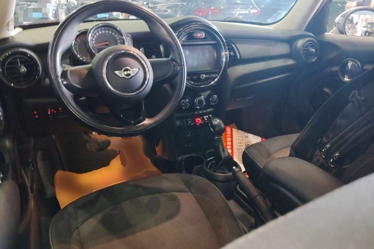 Used MINI 2016 1.2T ONE Five-Door Edition Center Console
