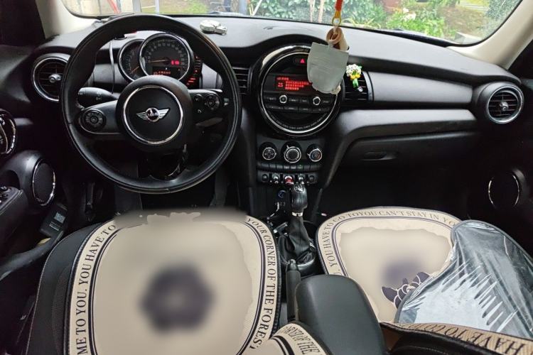 Used MINI 2016 1.2T ONE Pioneer Edition Five-Door Version Center Console