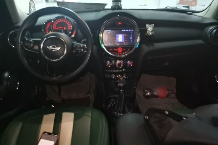 Used MINI 2016 1.2T ONE Pioneer Edition Five-Door Version Center Console