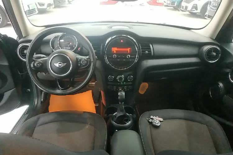 Used MINI 2016 1.2T ONE Pioneer Edition Five-Door Version Center Console