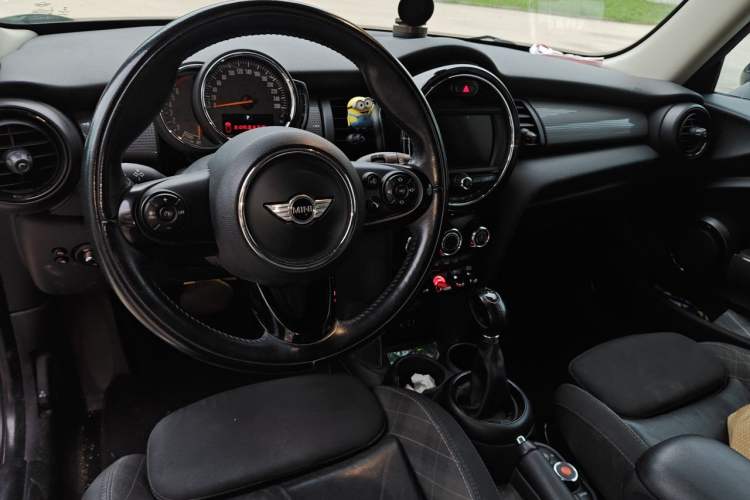Used MINI 2016 1.5T COOPER Center Console