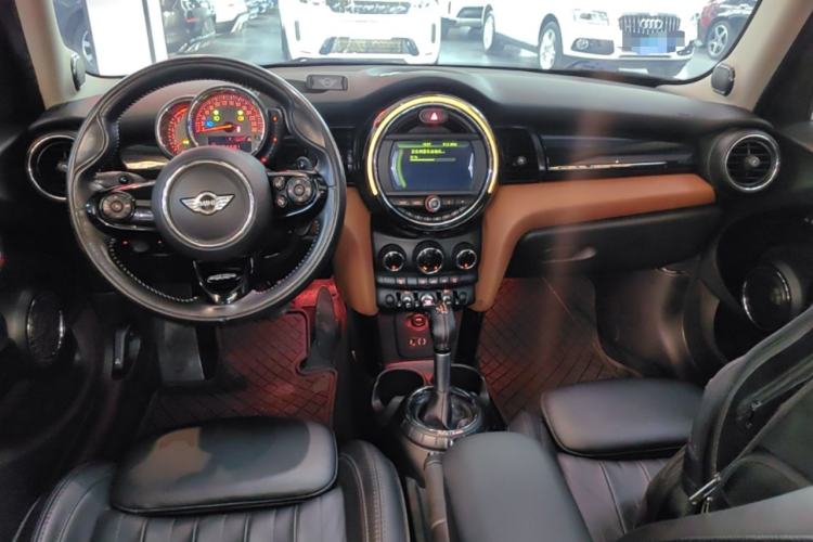 Used MINI 2016 2.0T COOPER S SEVEN Five-Door Edition Center Console