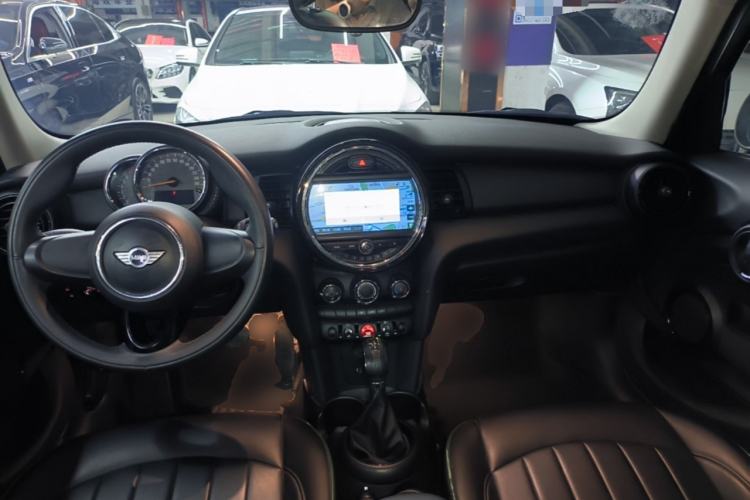 Used MINI 2016 1.2T ONE Five-Door Edition Center Console