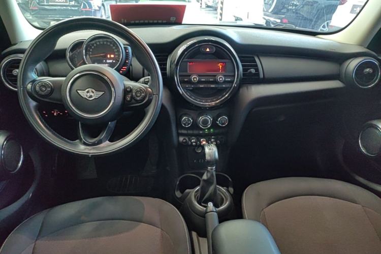 Used MINI 2016 1.2T ONE Pioneer Edition Five-Door Version Center Console