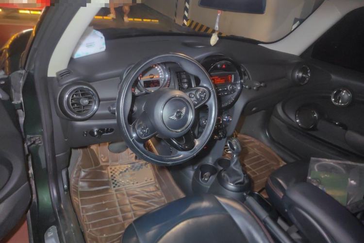 Used MINI 2016 1.2T ONE Pioneer Edition Center Console
