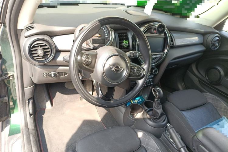 Used MINI 2016 1.5T COOPER Avant-Garde Center Console