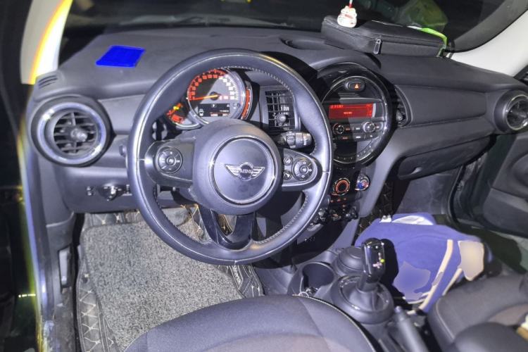Used MINI 2016 1.5T COOPER Center Console