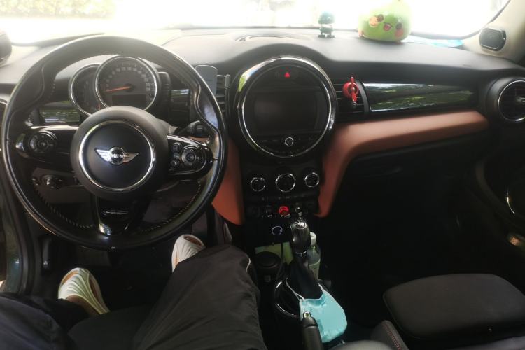 Used MINI 2016 1.5T COOPER SEVEN Center Console