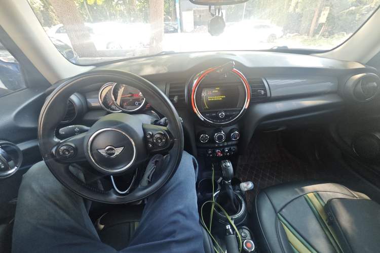 Used MINI 2016 1.5T COOPER Center Console