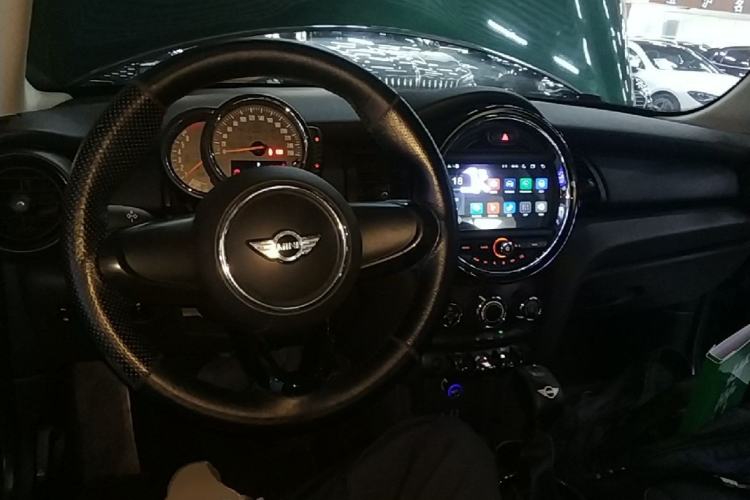 Used MINI 2016 1.2T ONE Five-Door Edition Center Console