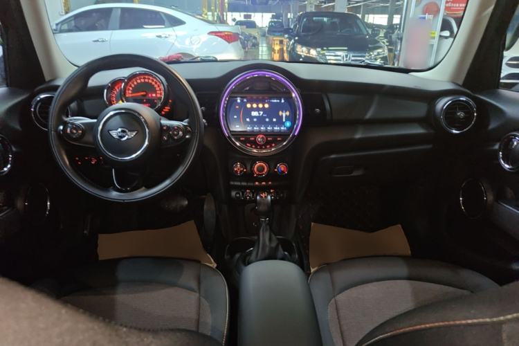 Used MINI 2016 1.2T ONE Pioneer Edition Five-Door Version Center Console