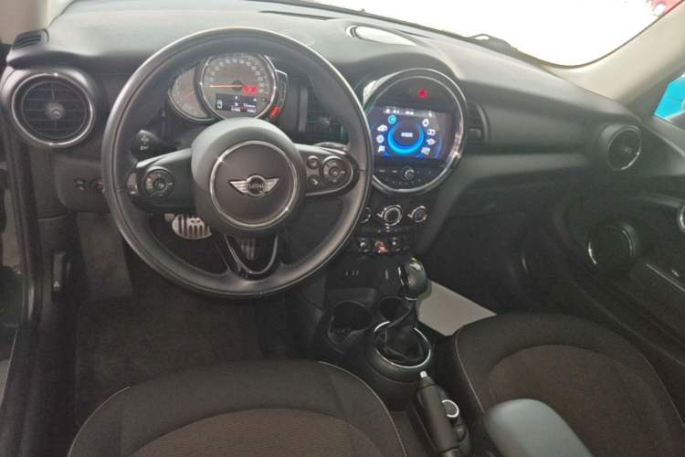 Used MINI 2016 1.2T ONE Pioneer Edition Center Console