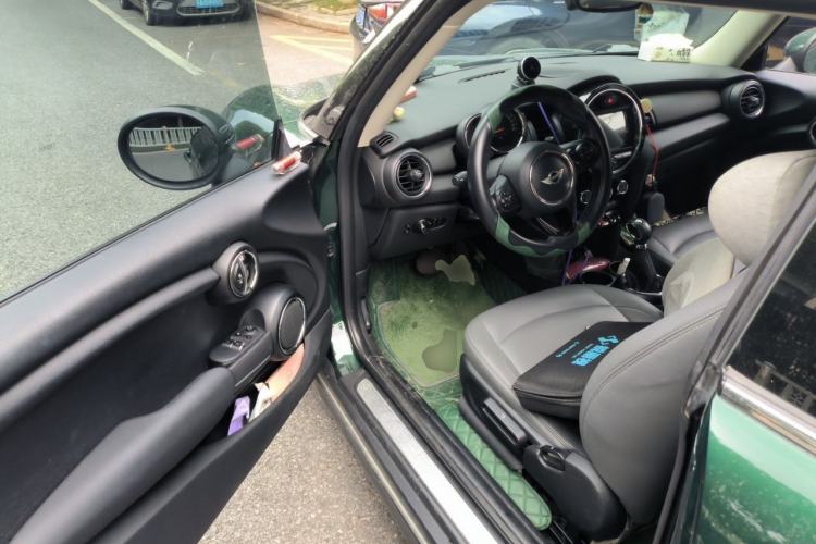 Used MINI 2016 1.2T ONE Driver Seat