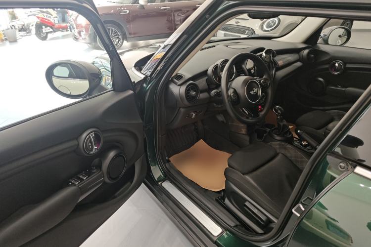 Used MINI 2016 1.5T COOPER Five-Door Edition Driver Seat