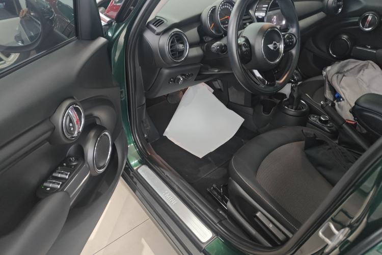 Used MINI 2016 1.2T ONE Pioneer Edition Five-Door Version Driver Seat