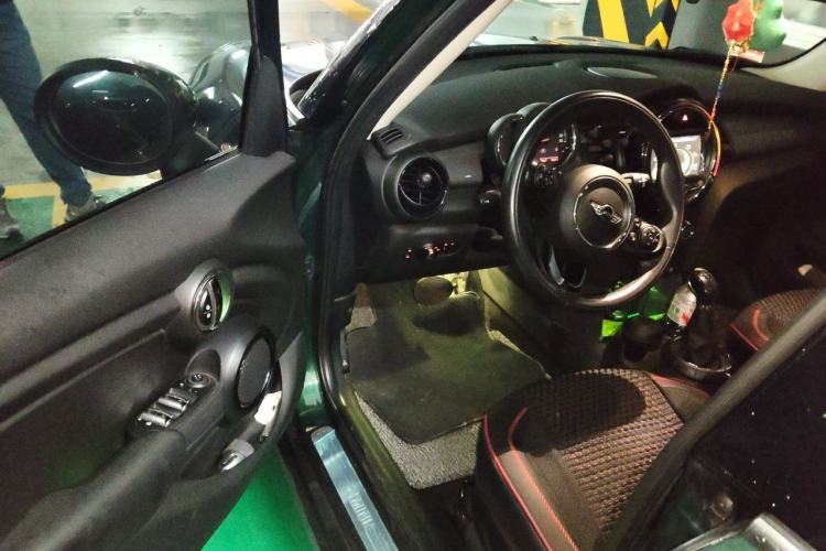 Used MINI 2016 1.5T COOPER Five-Door Edition Driver Seat