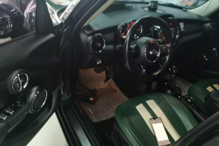 Used MINI 2016 1.2T ONE Pioneer Edition Five-Door Version Driver Seat