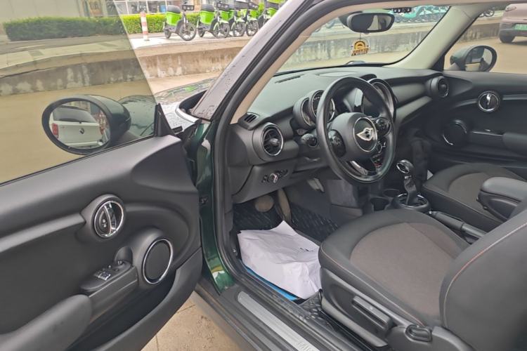 Used MINI 2016 1.2T ONE Pioneer Edition Driver Seat