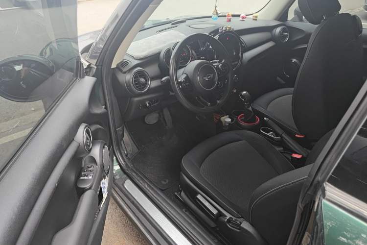 Used MINI 2016 1.2T ONE Pioneer Edition Driver Seat