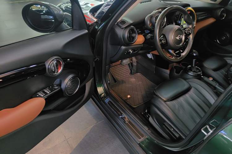 Used MINI 2016 2.0T COOPER S SEVEN Five-Door Edition Driver Seat