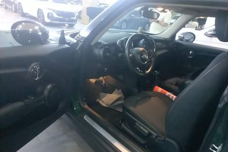 Used MINI 2016 1.2T ONE Driver Seat