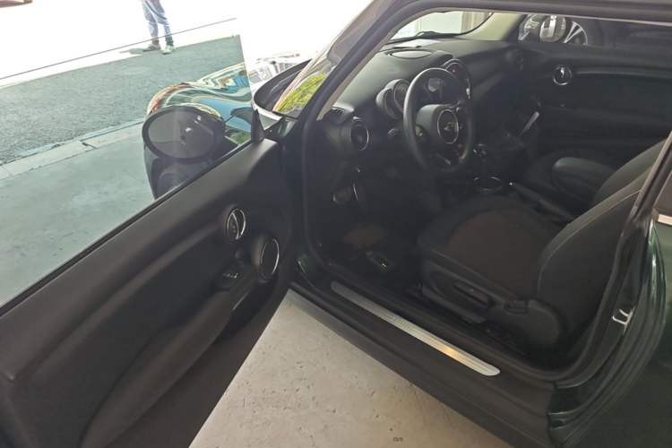 Used MINI 2016 1.2T ONE Pioneer Edition Driver Seat