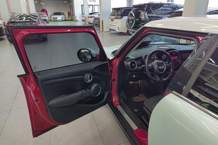 Used MINI 2016 1.2T ONE Pioneer Edition Five-Door Version Driver Seat