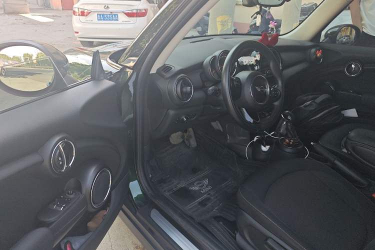 Used MINI 2016 1.2T ONE Pioneer Edition Driver Seat