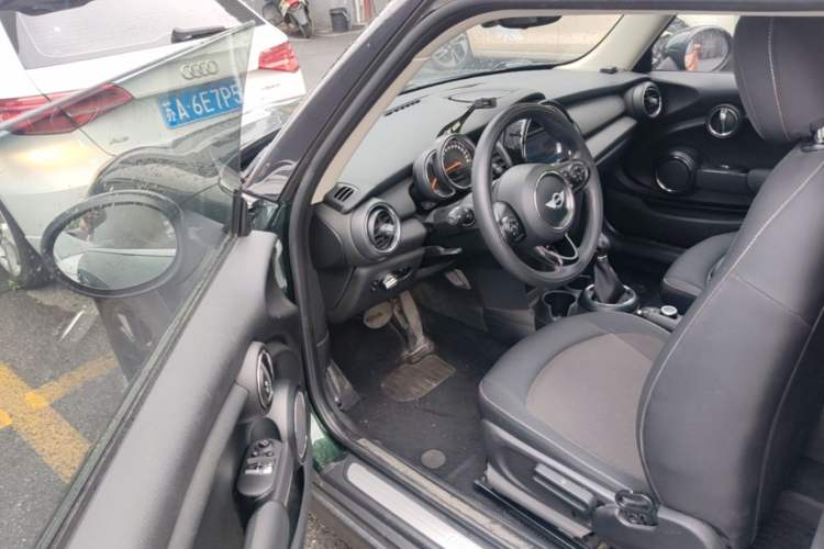 Used MINI 2016 1.2T ONE Pioneer Edition Driver Seat