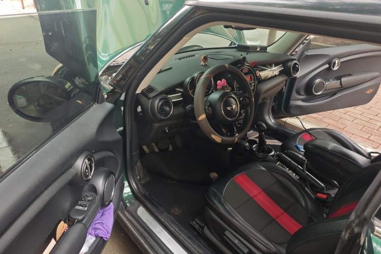 Used MINI 2016 1.2T ONE Pioneer Edition Driver Seat