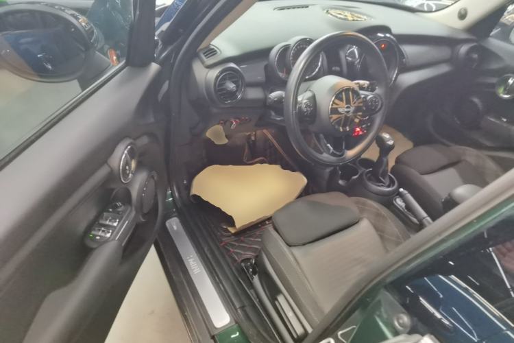 Used MINI 2016 1.5T COOPER Five-Door Edition Driver Seat