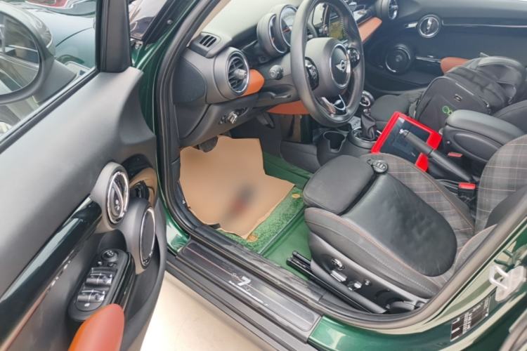 Used MINI 2016 1.5T COOPER SEVEN Five-Door Edition Driver Seat