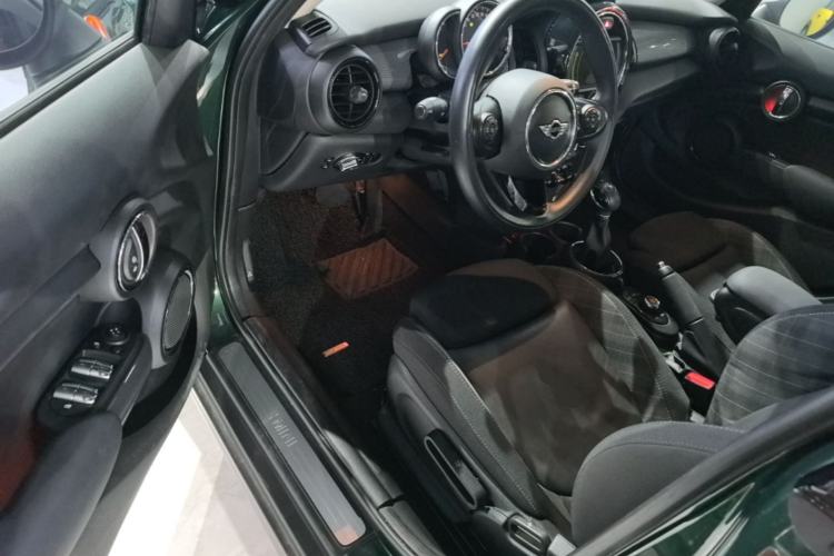 Used MINI 2016 1.5T COOPER Five-Door Edition Driver Seat