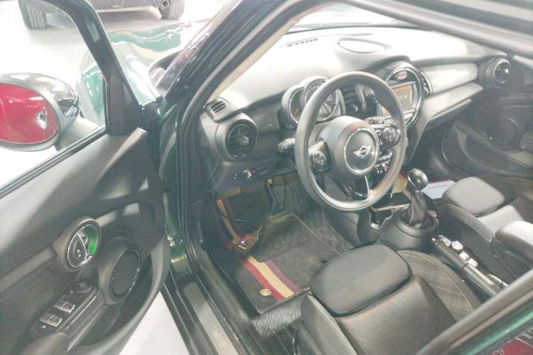 Used MINI 2016 1.5T COOPER Five-Door Edition Driver Seat