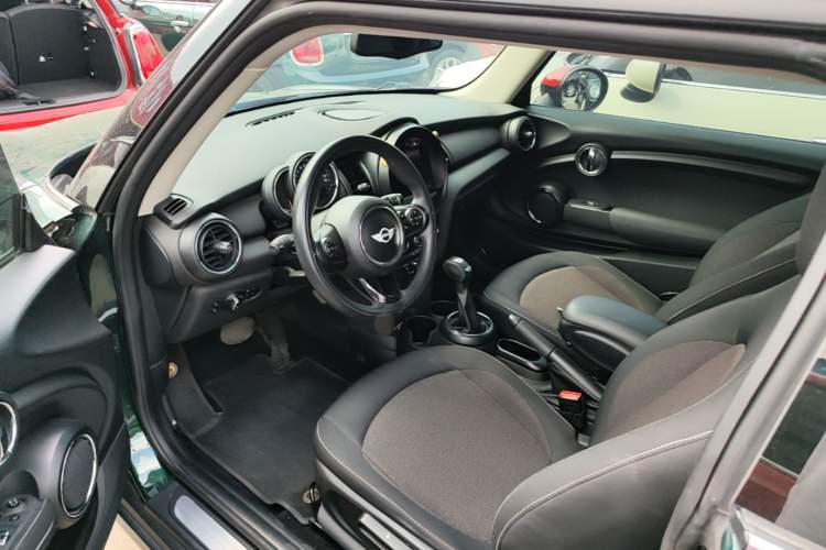Used MINI 2016 1.2T ONE Pioneer Edition Driver Seat